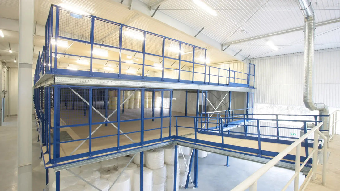 Antresole stalowe i aluminiowe – porównanie materiałów konstrukcyjnych pod kątem wytrzymałości i zastosowań magazynowych