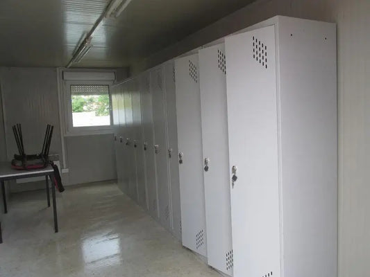 Szafki socjalne używane – renowacja i przedłużenie żywotności mebli pracowniczych