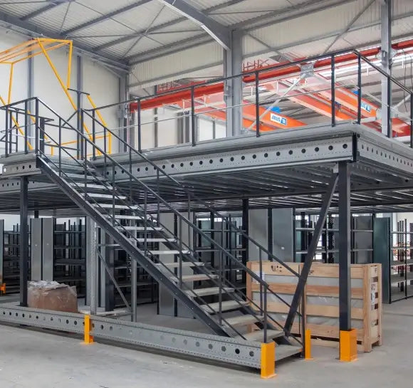 Etapy realizacji i harmonogram prac instalacji antresoli w istniejącym magazynie optymalizujące przestrzeń składową