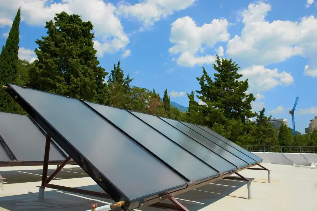 Struktura solarna na nachylonym terenie - adaptacja paneli fotowoltaicznych do trudnej topografii