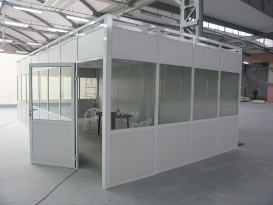 Modułowe ścianki w magazynie – szybka zmiana układu przestrzeni