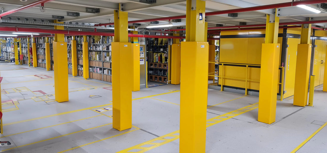 Osłony słupów i konstrukcji w magazynie – bezpieczeństwo infrastruktury