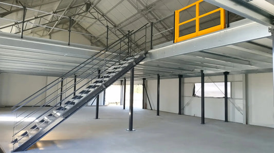 Antresole w centrach logistycznych zwiększające efektywność i optymalizujące wykorzystanie przestrzeni magazynowej