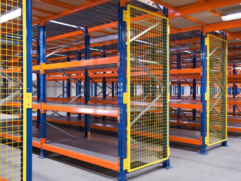 Regały półkowe przeznaczone na lekkie i ciężkie ładunki – kluczowe różnice konstrukcyjne i użytkowe