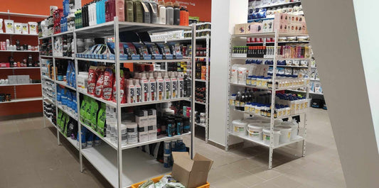 Regały półkowe dla branży wellness – suplementy diety i bezpieczne przechowywanie produktów