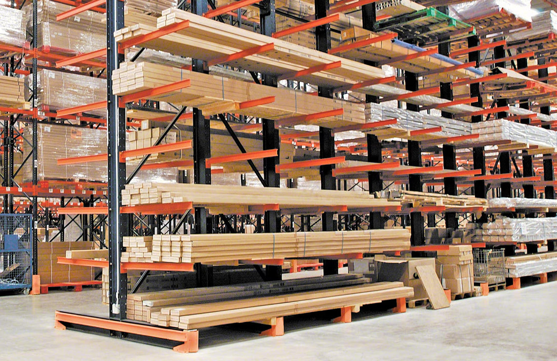 Regały wspornikowe w magazynach stolarskich