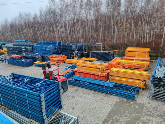 Relokacja magazynu – bezpieczny demontaż regałów i organizacja przeniesienia