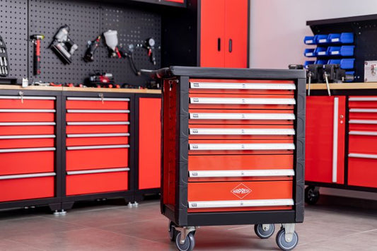 Wózki narzędziowe – mobilna organizacja narzędzi w warsztacie