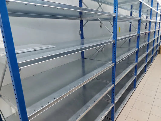 Renowacja i modernizacja używanych regałów półkowych w magazynie dla przedłużenia ich żywotności i funkcjonalności