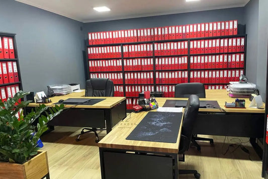 Regały do biur księgowych z segregatorami - systematyczne przechowywanie dokumentów finansowych