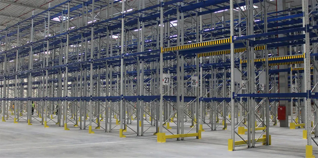Regały paletowe do wysokich magazynów powyżej 12 metrów – zasady projektowania i bezpieczeństwa konstrukcji