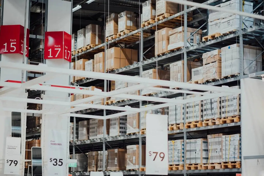 Systemy przeciwpożarowe w magazynach wysokiego składowania zabezpieczające regały i towar przed pożarem