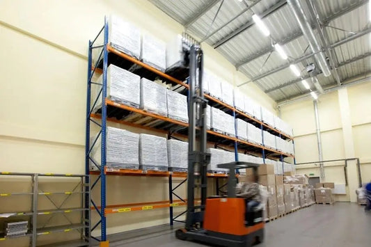 Szkolenie operatorów z kontroli stanu technicznego regałów magazynowych - wymogi BHP