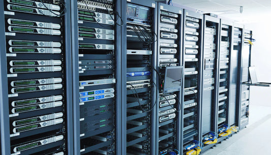 Regały o dużej nośności w serwerowni – bezpieczeństwo danych zaczyna się od konstrukcji