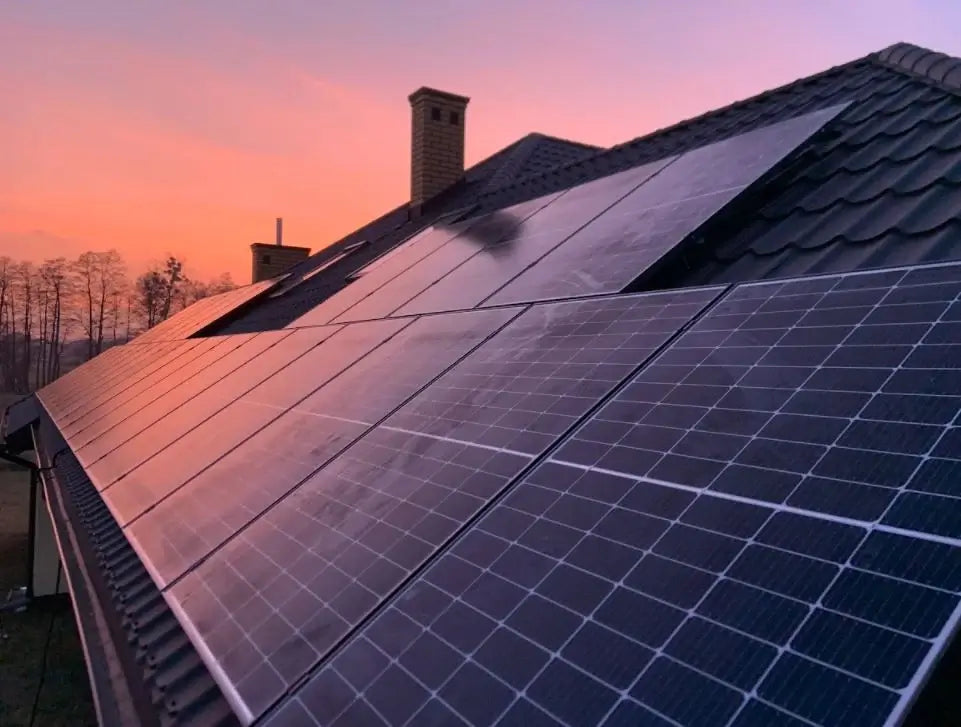 Modularna struktura solarna z panelami fotowoltaicznymi - elastyczne rozwiązanie do rozbudowy instalacji